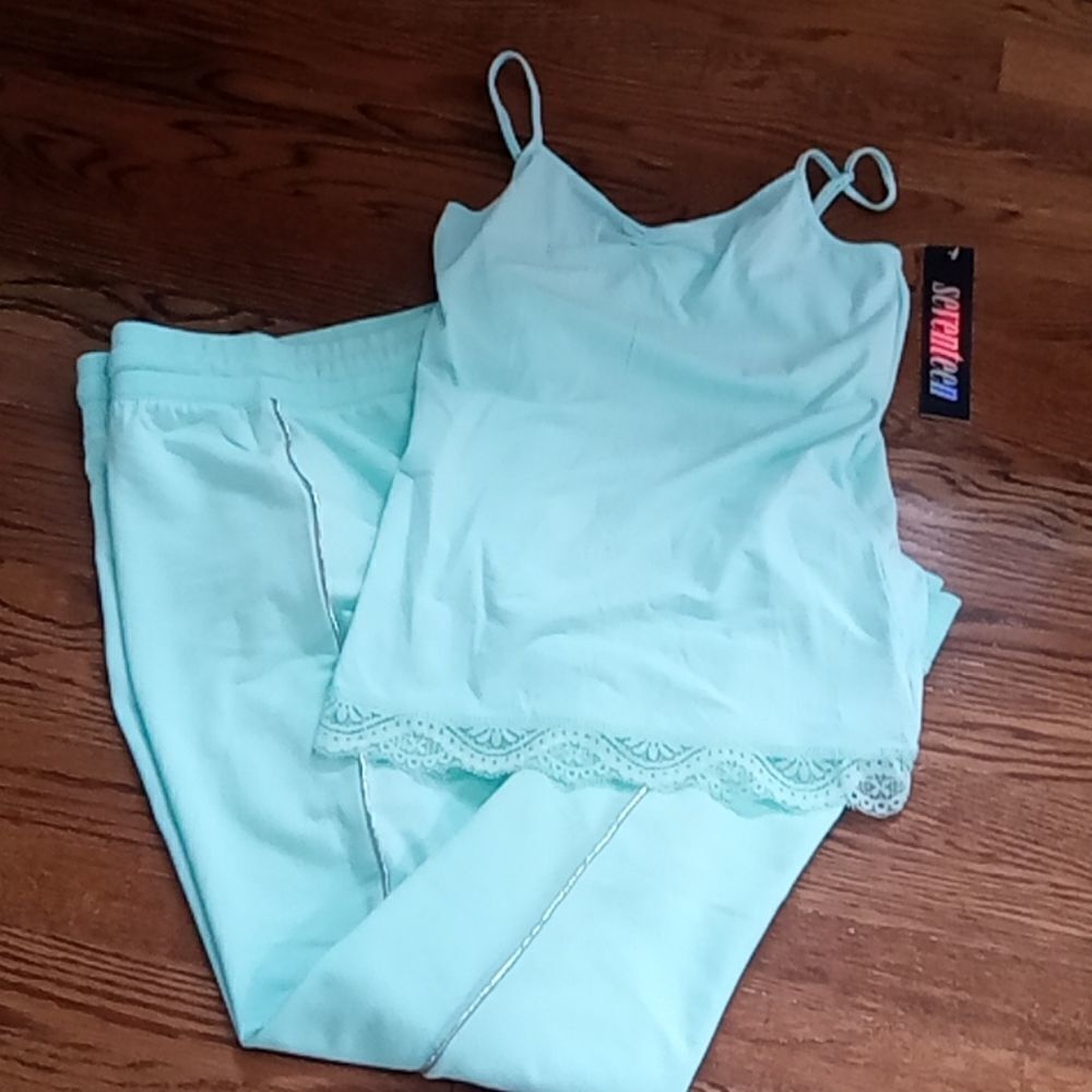 Seventeen tank & bottom set